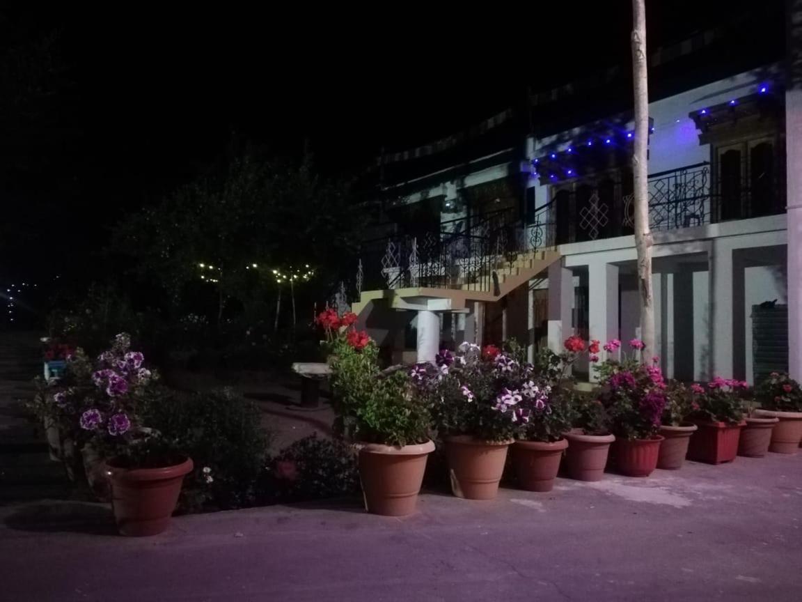 Sernang Homestay Hundar ภายนอก รูปภาพ