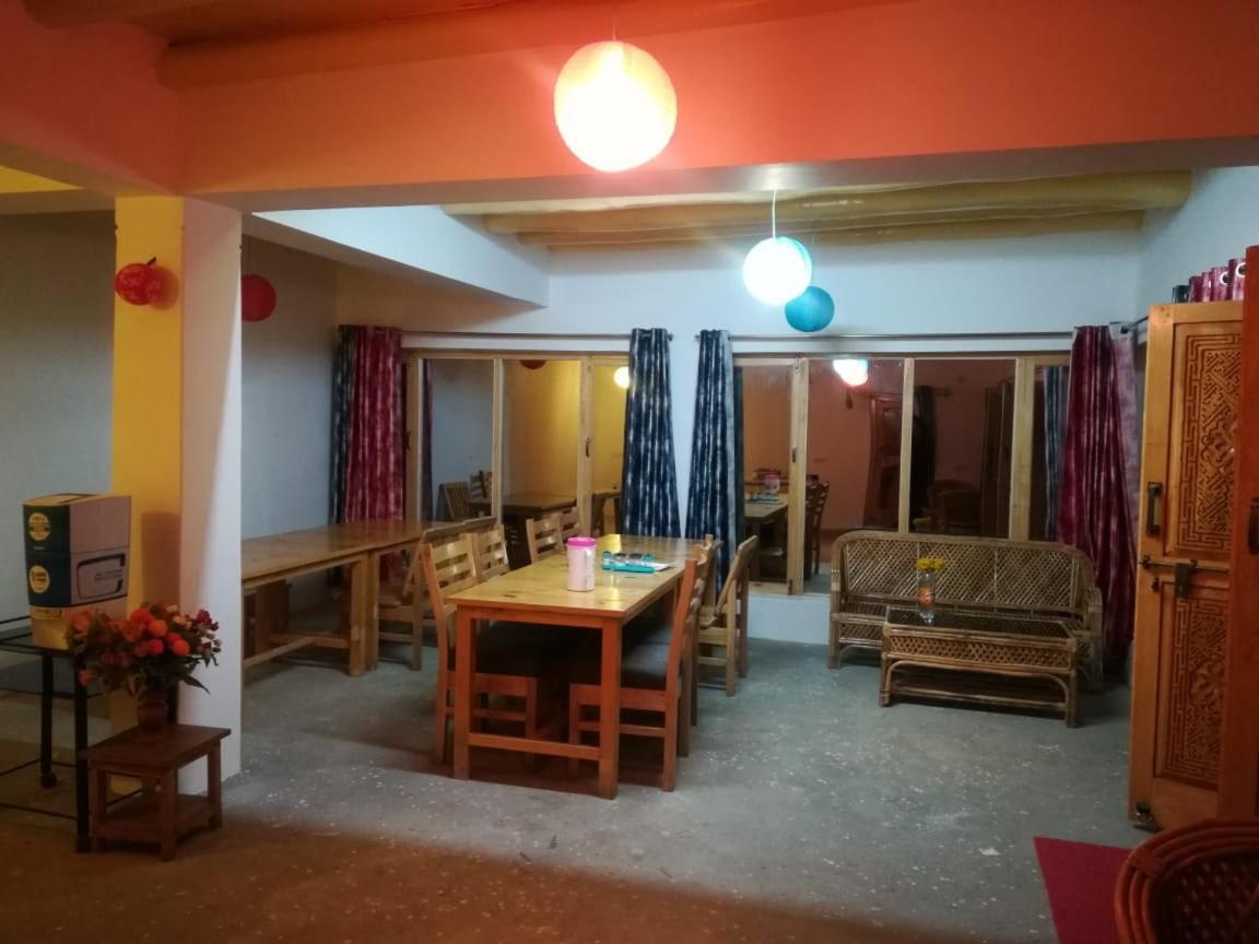 Sernang Homestay Hundar ภายนอก รูปภาพ