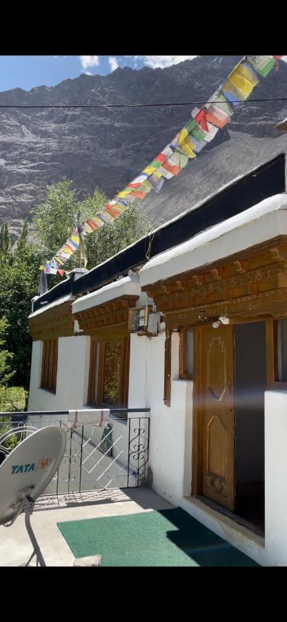 Sernang Homestay Hundar ภายนอก รูปภาพ