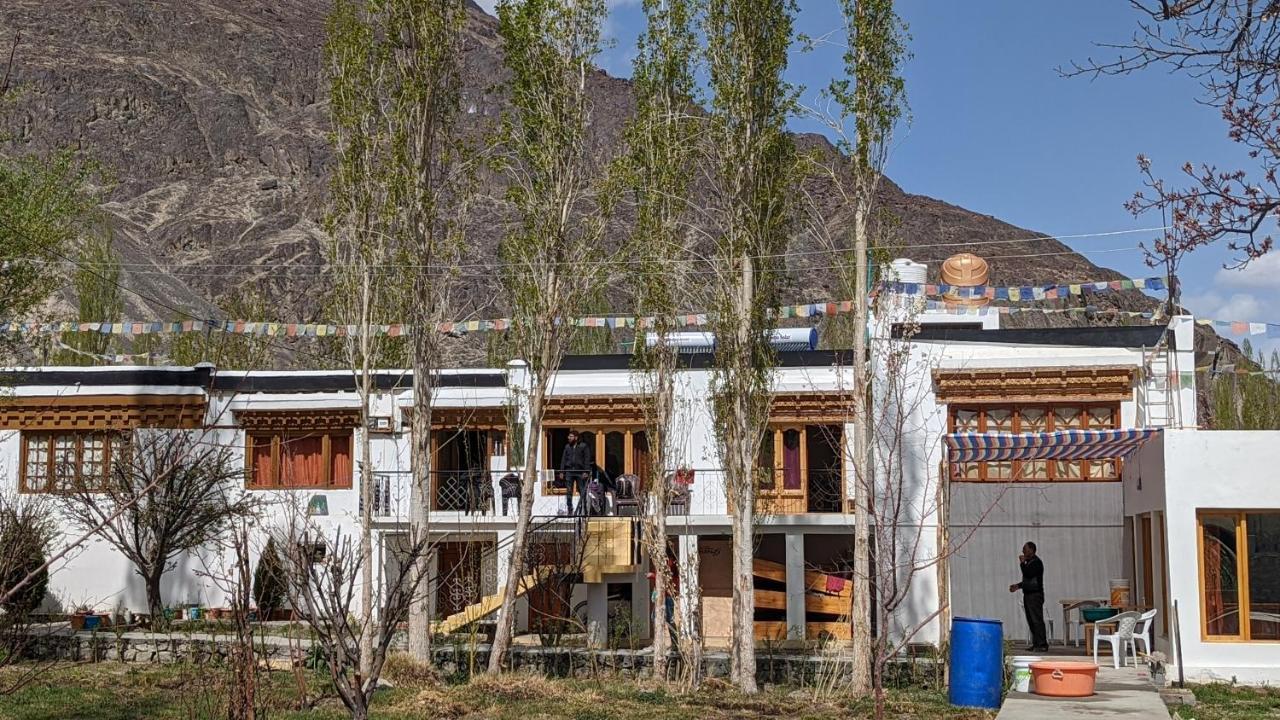 Sernang Homestay Hundar ภายนอก รูปภาพ