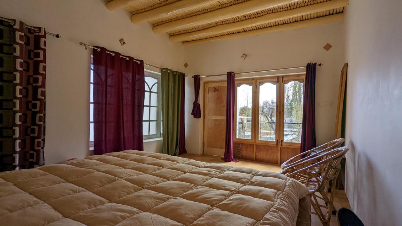 Sernang Homestay Hundar ภายนอก รูปภาพ