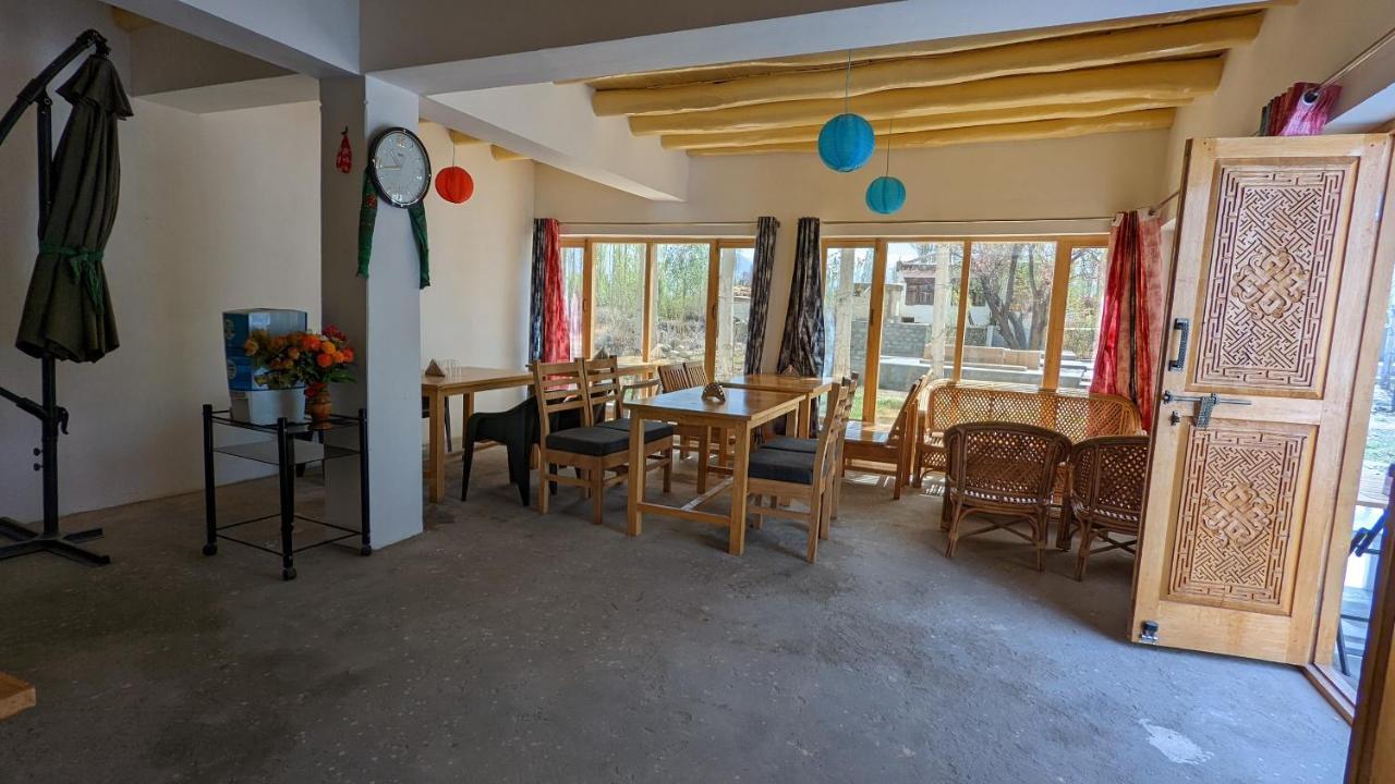 Sernang Homestay Hundar ภายนอก รูปภาพ