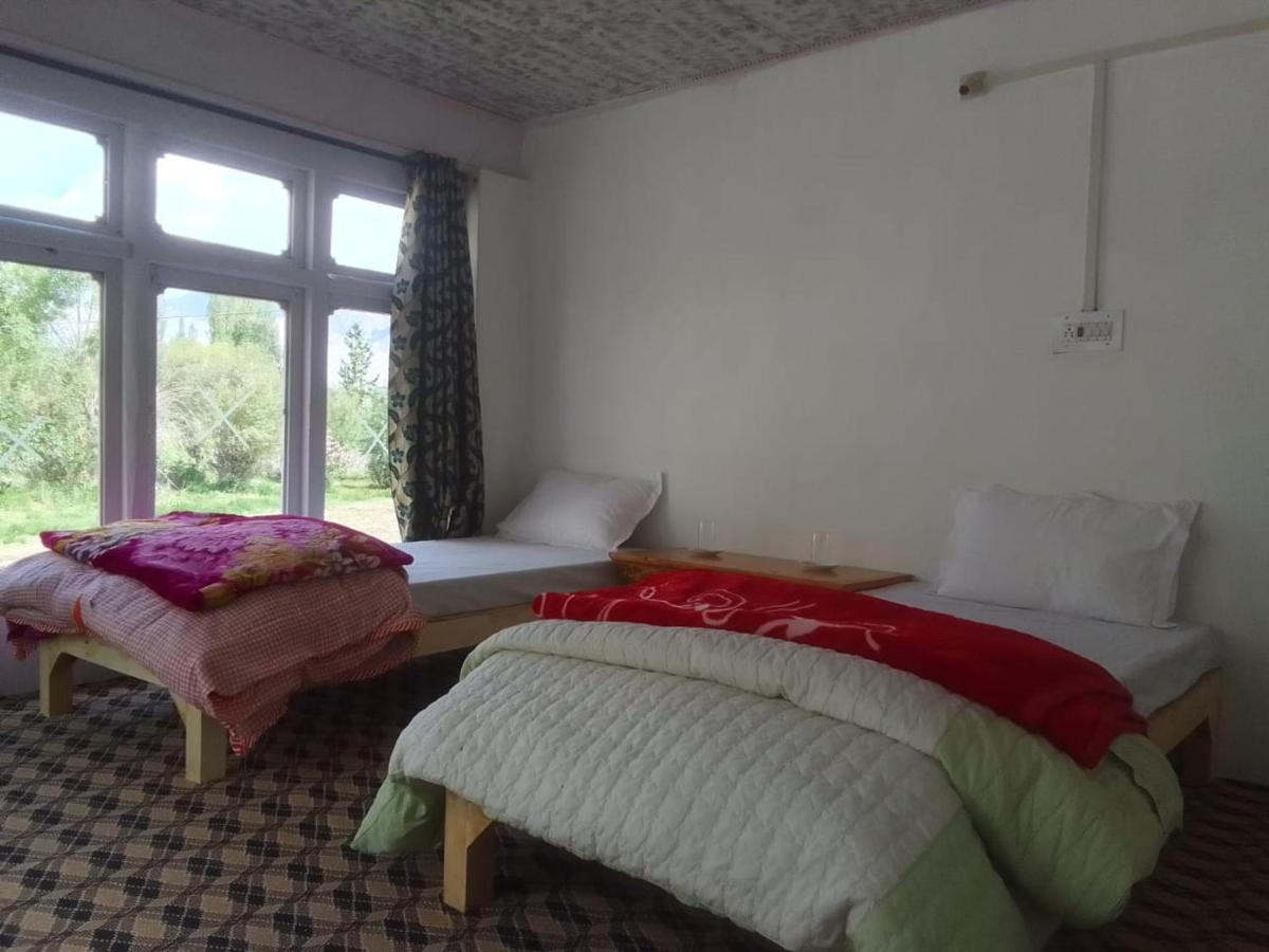 Sernang Homestay Hundar ภายนอก รูปภาพ